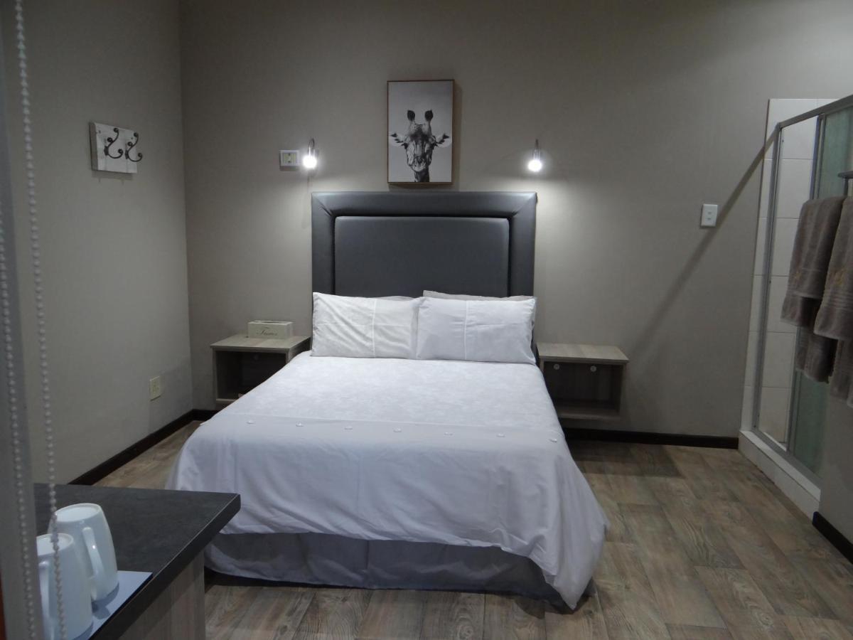 La Paix Guesthouse Beaufort West Esterno foto