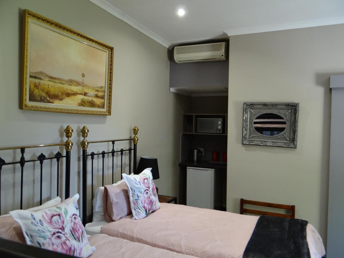 La Paix Guesthouse Beaufort West Esterno foto