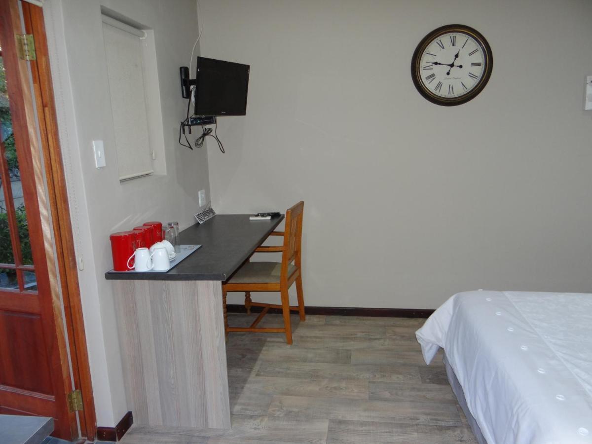 La Paix Guesthouse Beaufort West Esterno foto