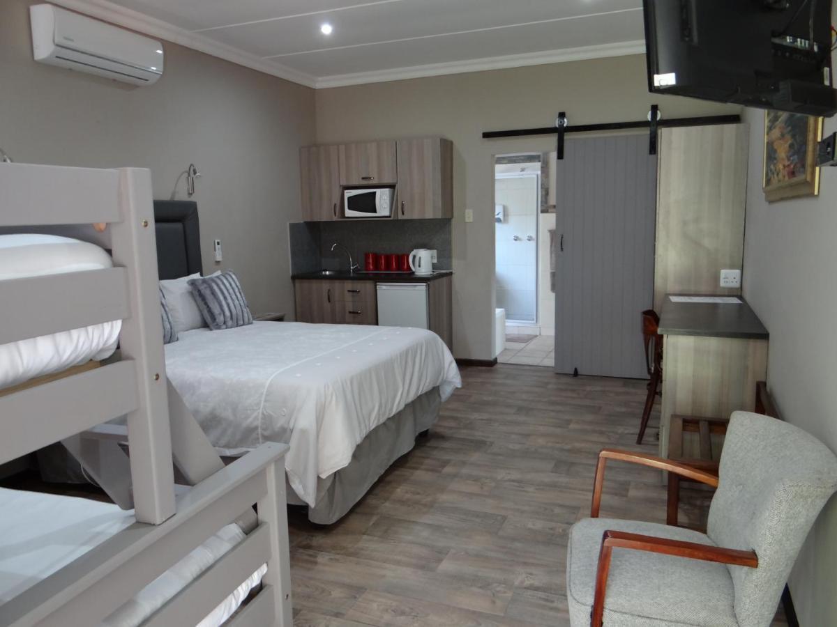 La Paix Guesthouse Beaufort West Esterno foto