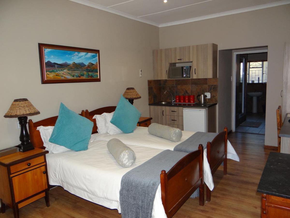 La Paix Guesthouse Beaufort West Esterno foto