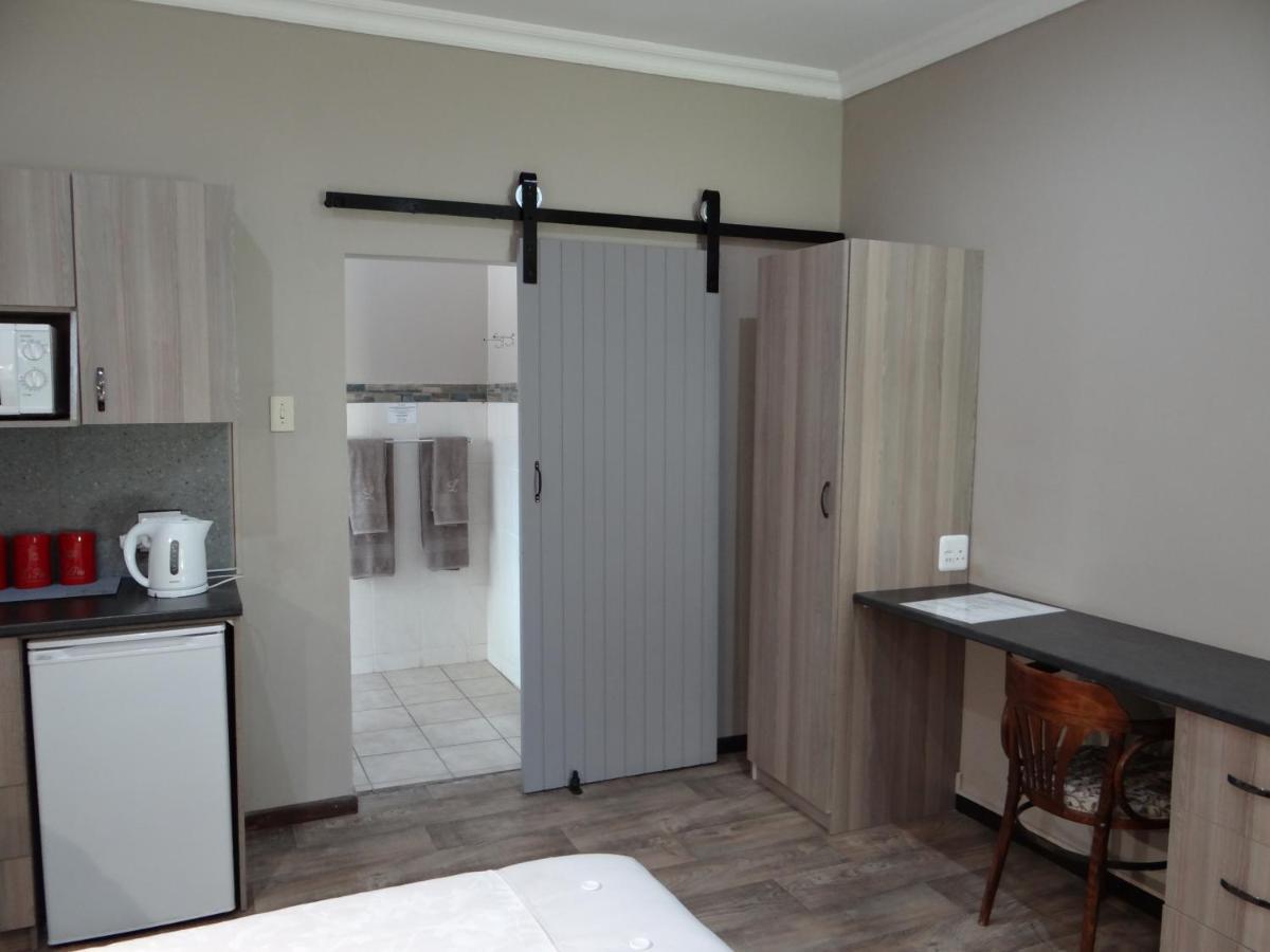 La Paix Guesthouse Beaufort West Esterno foto