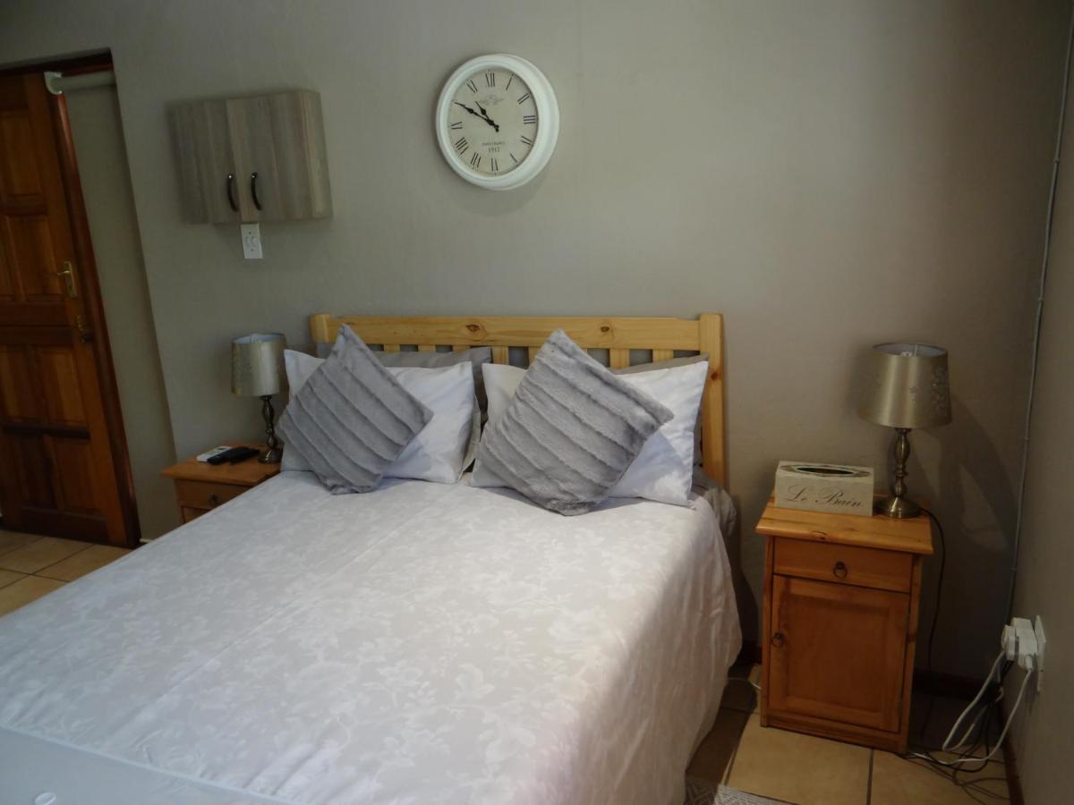 La Paix Guesthouse Beaufort West Esterno foto