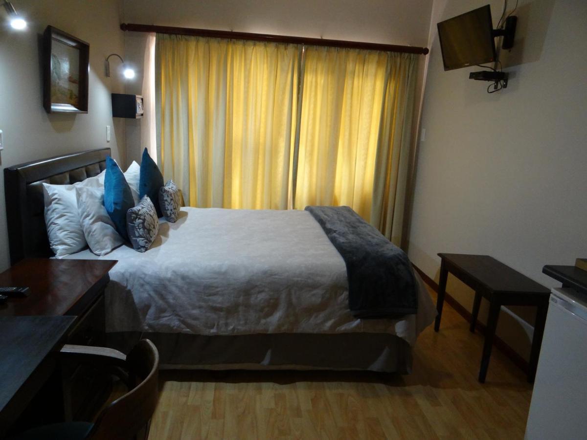 La Paix Guesthouse Beaufort West Esterno foto