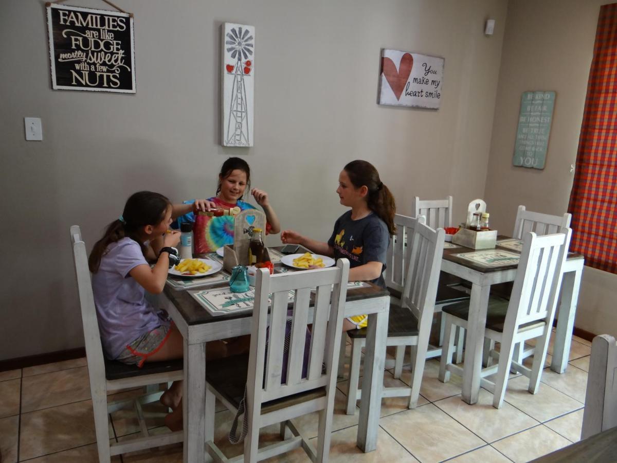 La Paix Guesthouse Beaufort West Esterno foto
